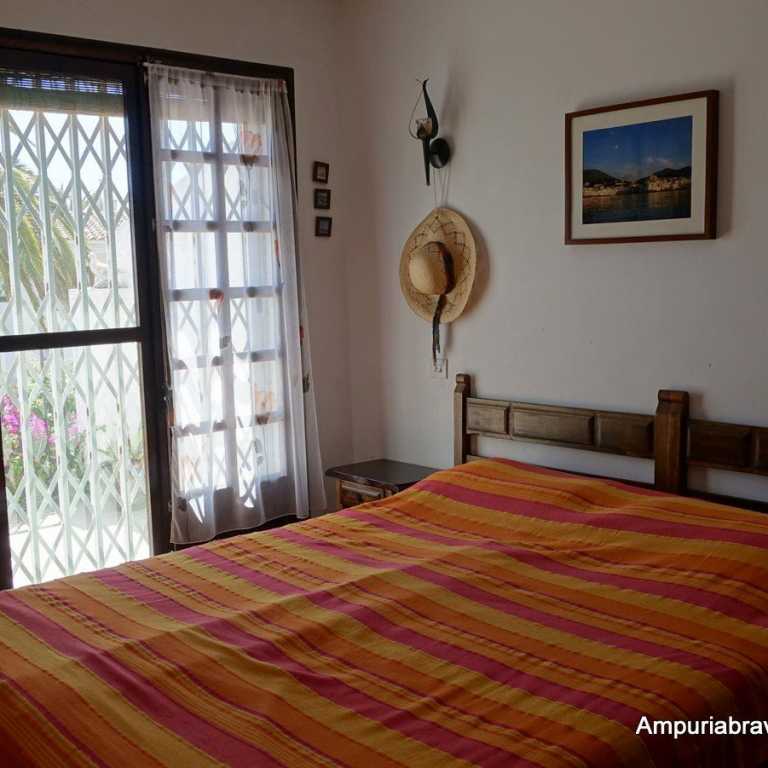 Ampuribrava_Ferienhaus_Schlafzimmer_1